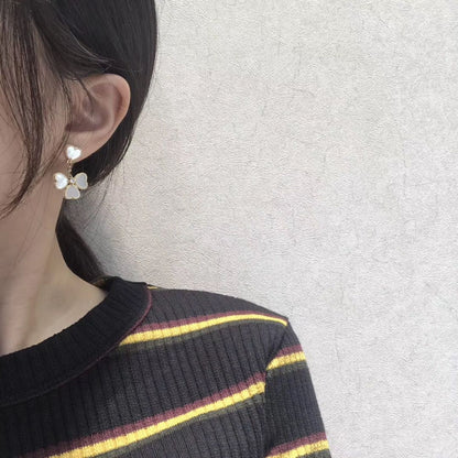 [Glitter Jewelry]CLOVER SWEET WHITE MOP EARRINGS