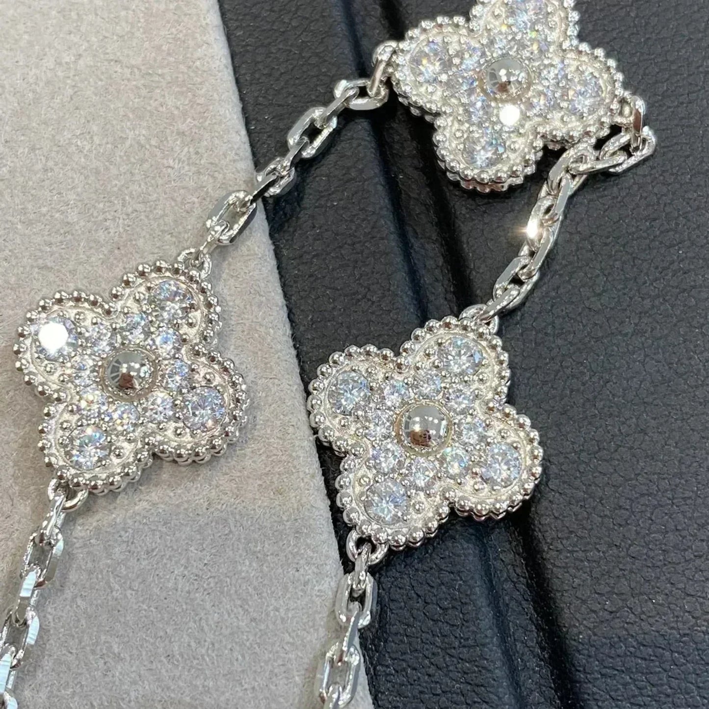 [Glitter] CLOVER 5 MOTIF FULL DIAMOND BRACELET COLLECTION