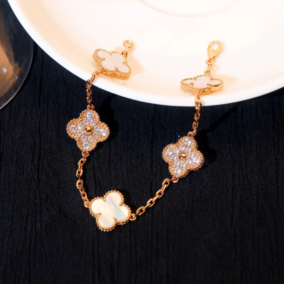 [Glitter]CLOVER WHITE PEARL MOP 5 MOTIF BRACELET COLLECTION