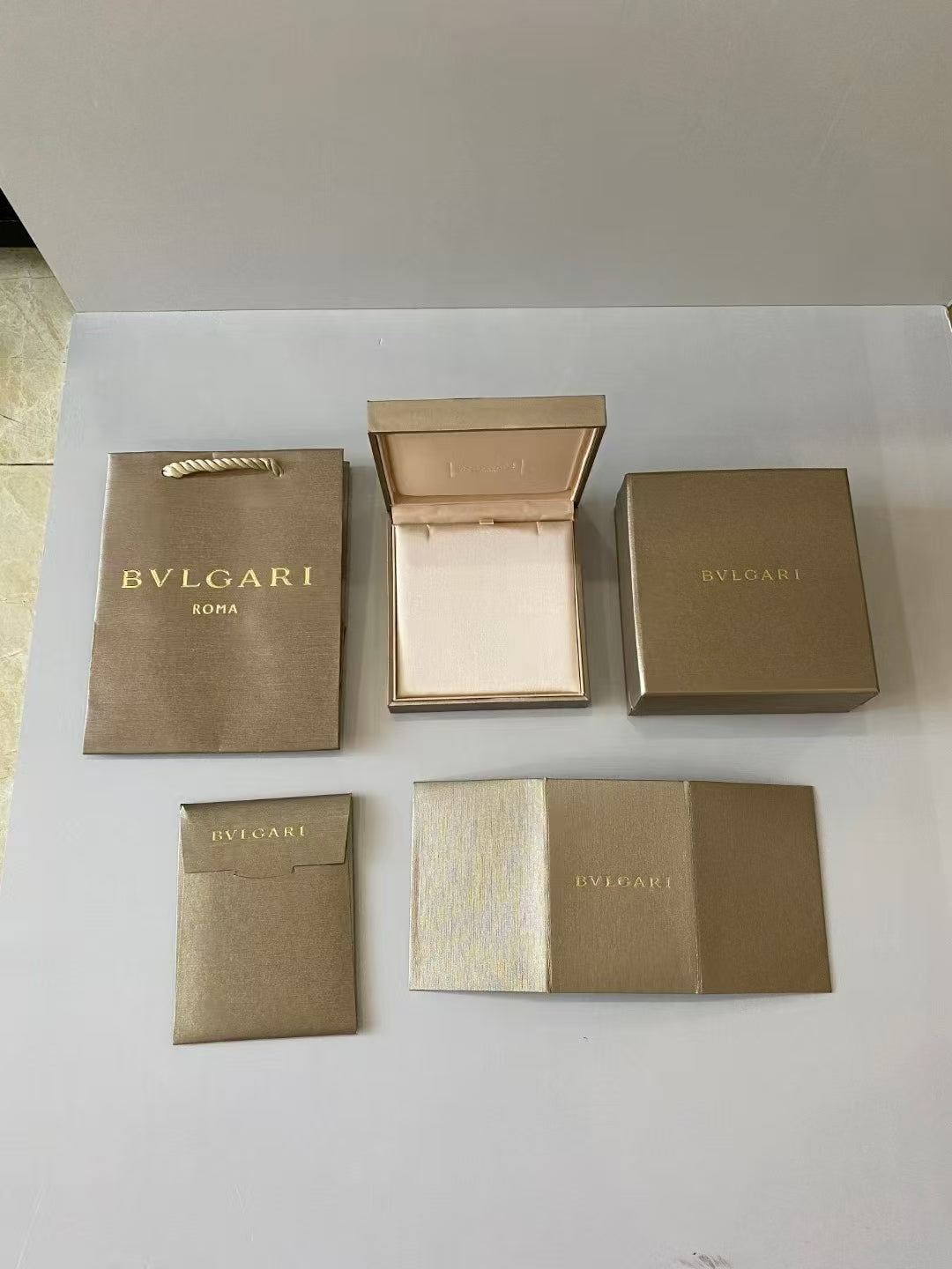 [Glitter Jewelry]BV BRACELET NECKLACE RING BOX GIFT BAG