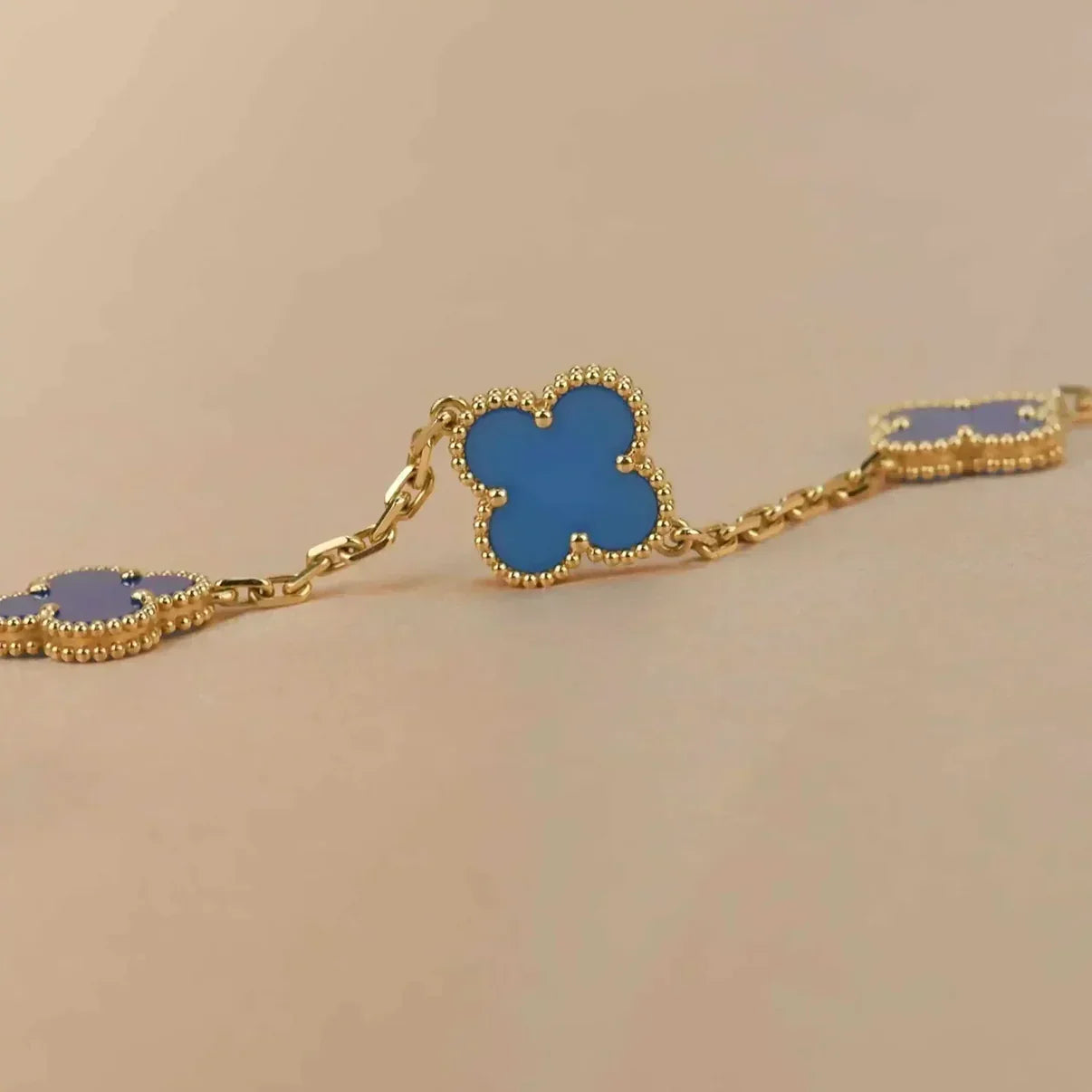 [Glitter] CLOVER 5 MOTIF BLUE AGATE BRACELET COLLECTION