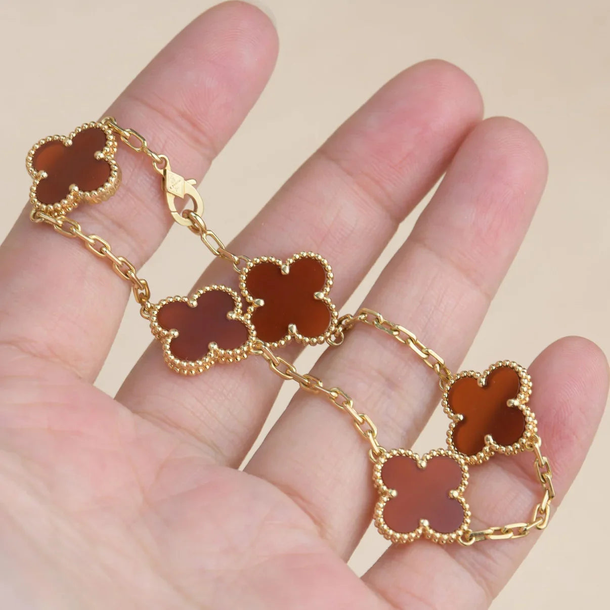 [Glitter] CLOVER 5 MOTIF RED CORNELIAN BRACELET COLLECTION