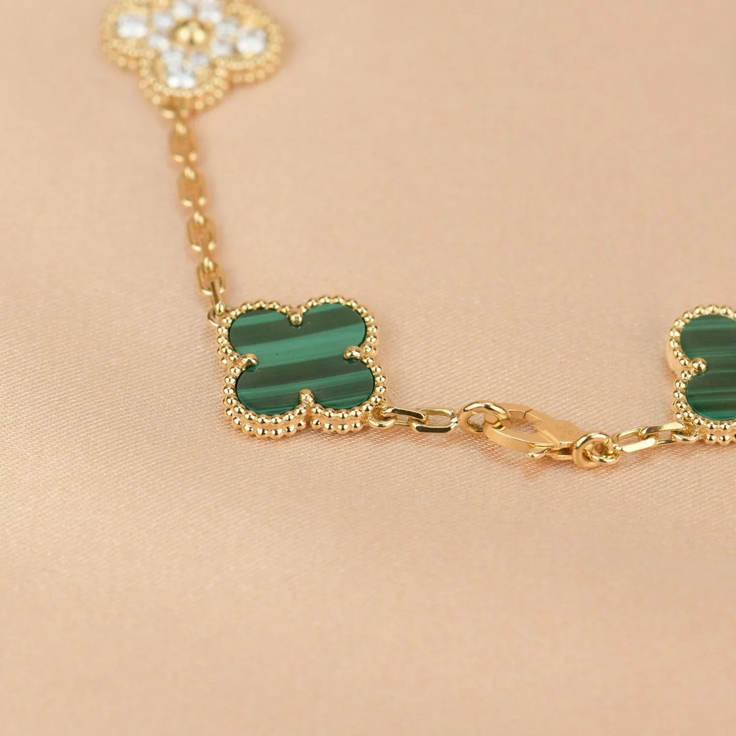 [Glitter] CLOVER 5 MOTIF MALACHITE BRACELET COLLECTION