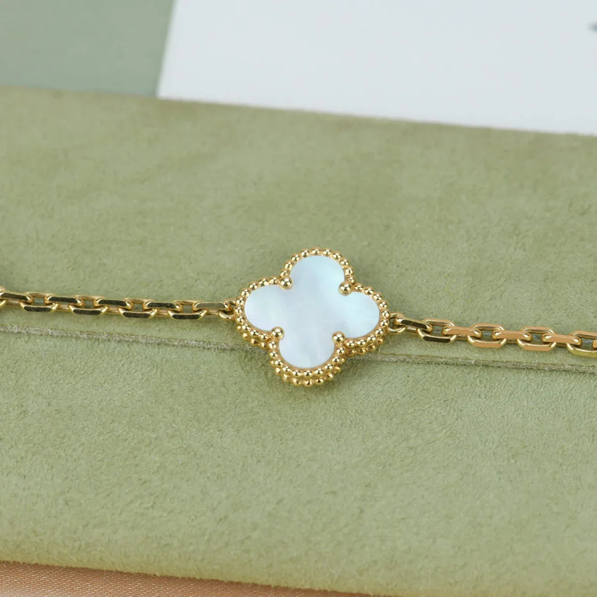 [Glitter]CLOVER WHITE PEARL MOP 5 MOTIF BRACELET COLLECTION