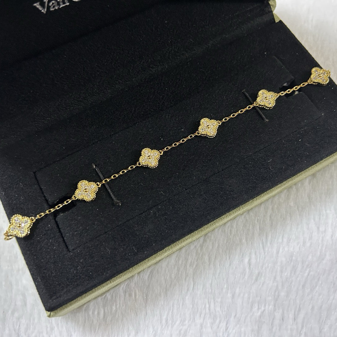 [Glitter]CLOVER 6 MOTIF DIAMOND BRACELET