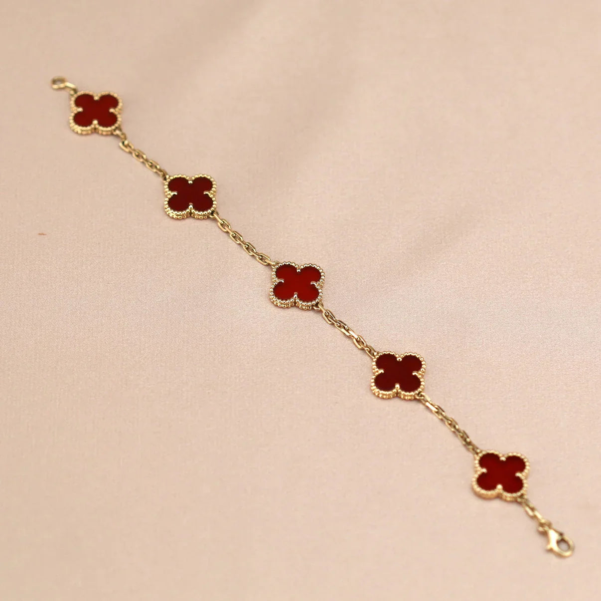 [Glitter] CLOVER 5 MOTIF RED CORNELIAN BRACELET COLLECTION
