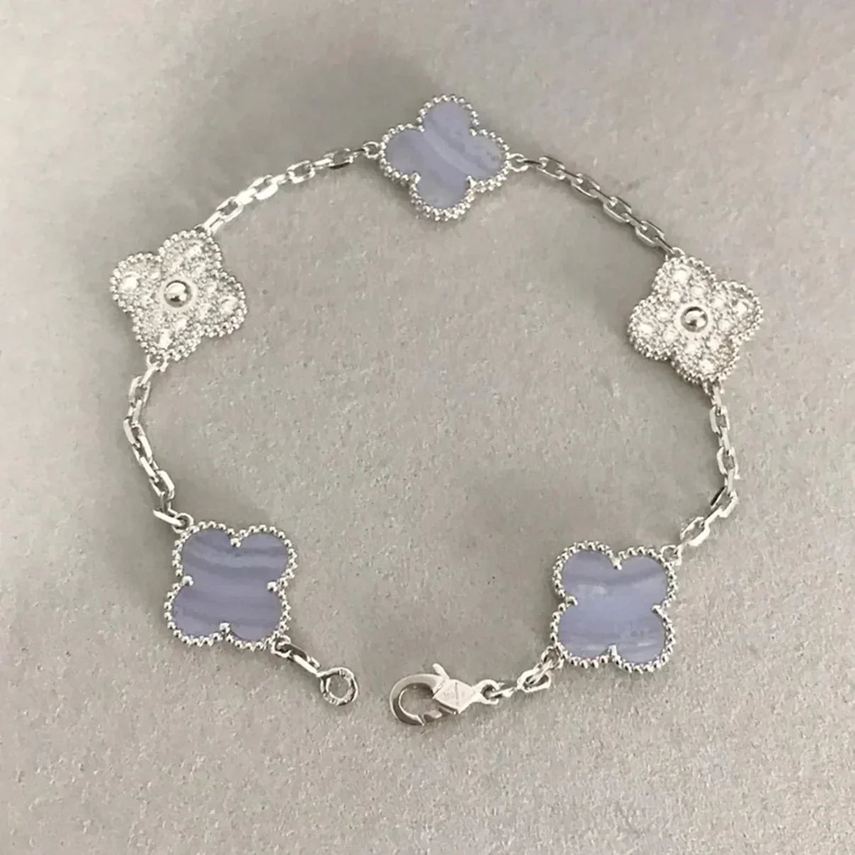 [Glitter] CLOVER 5 MOTIF PURPLE CHALCEDONY BRACELET COLLECTION
