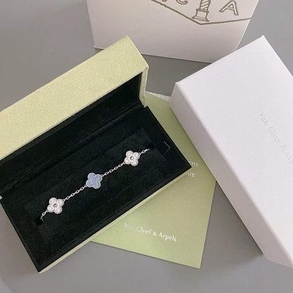 [Glitter] CLOVER 5 MOTIF PURPLE CHALCEDONY BRACELET COLLECTION