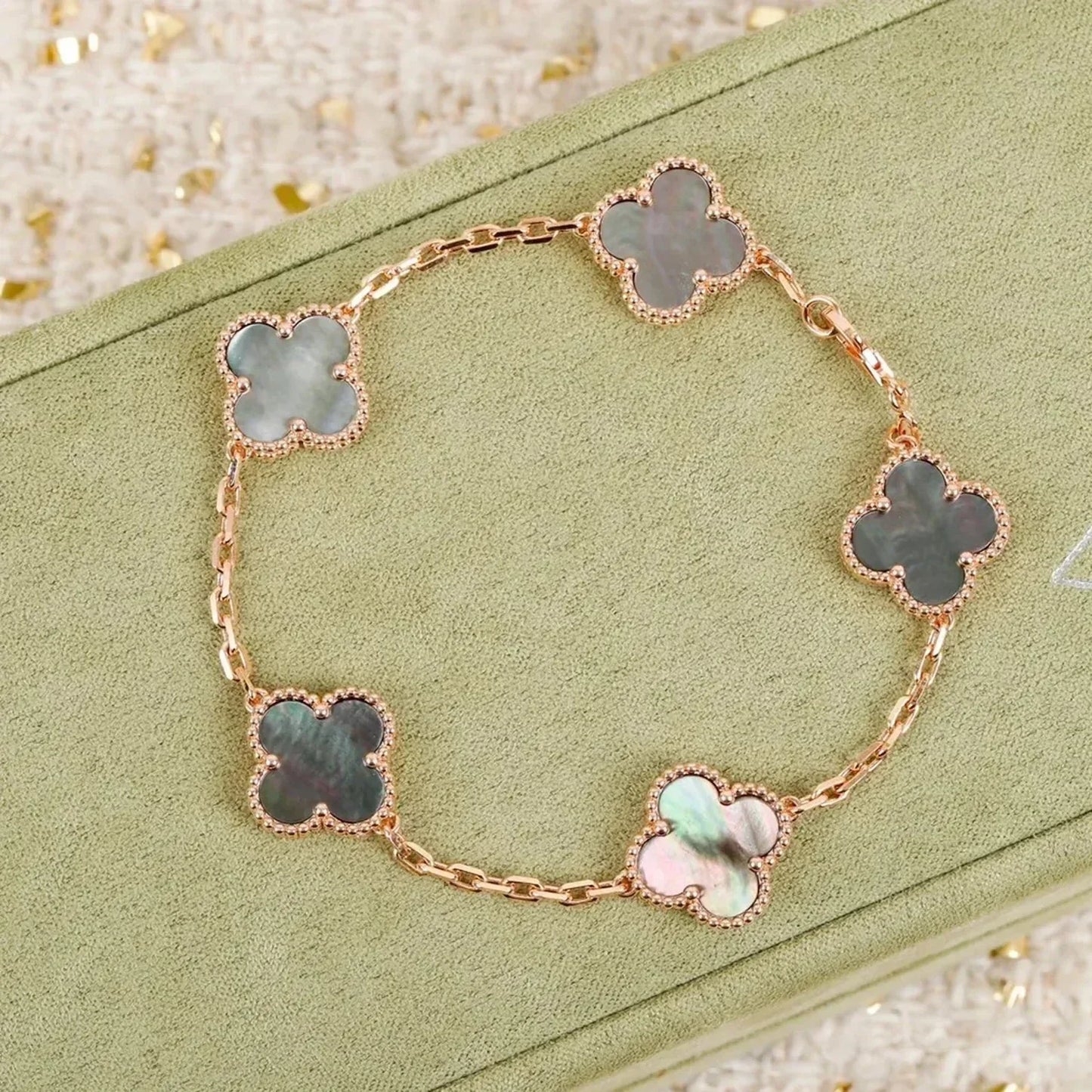 [Glitter] CLOVER 5 MOTIF GRAY MOP BRACELET COLLECTION
