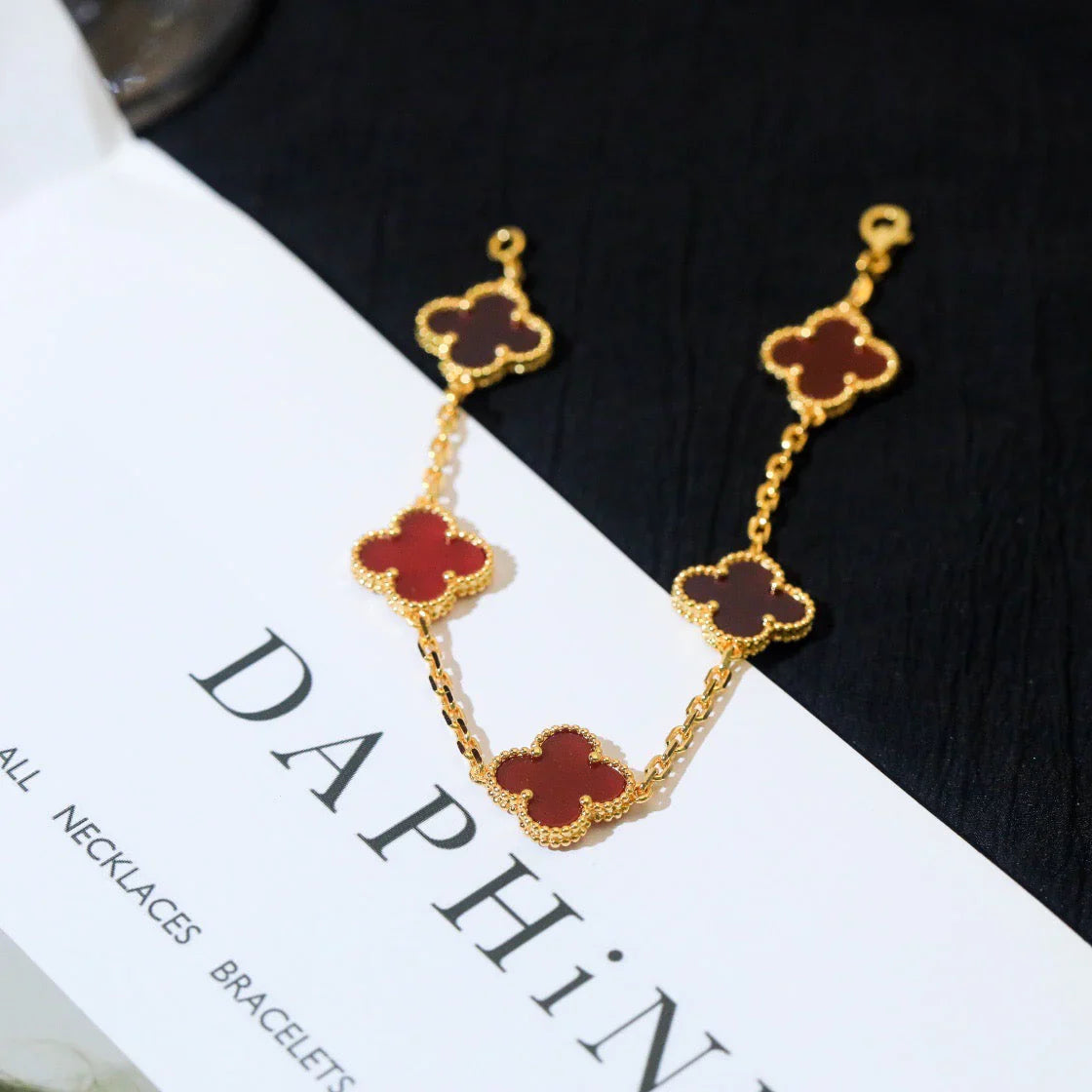 [Glitter] CLOVER 5 MOTIF RED CORNELIAN BRACELET COLLECTION