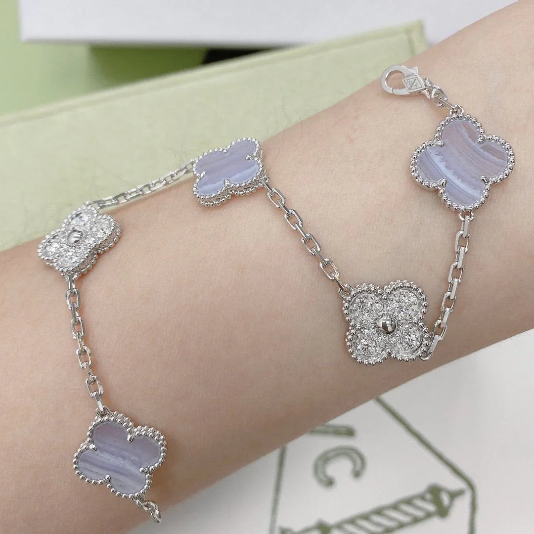 [Glitter] CLOVER 5 MOTIF PURPLE CHALCEDONY BRACELET COLLECTION