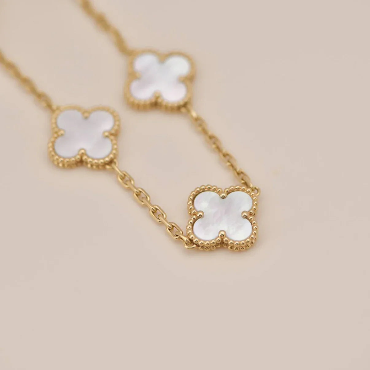 [Glitter]CLOVER WHITE PEARL MOP 5 MOTIF BRACELET COLLECTION