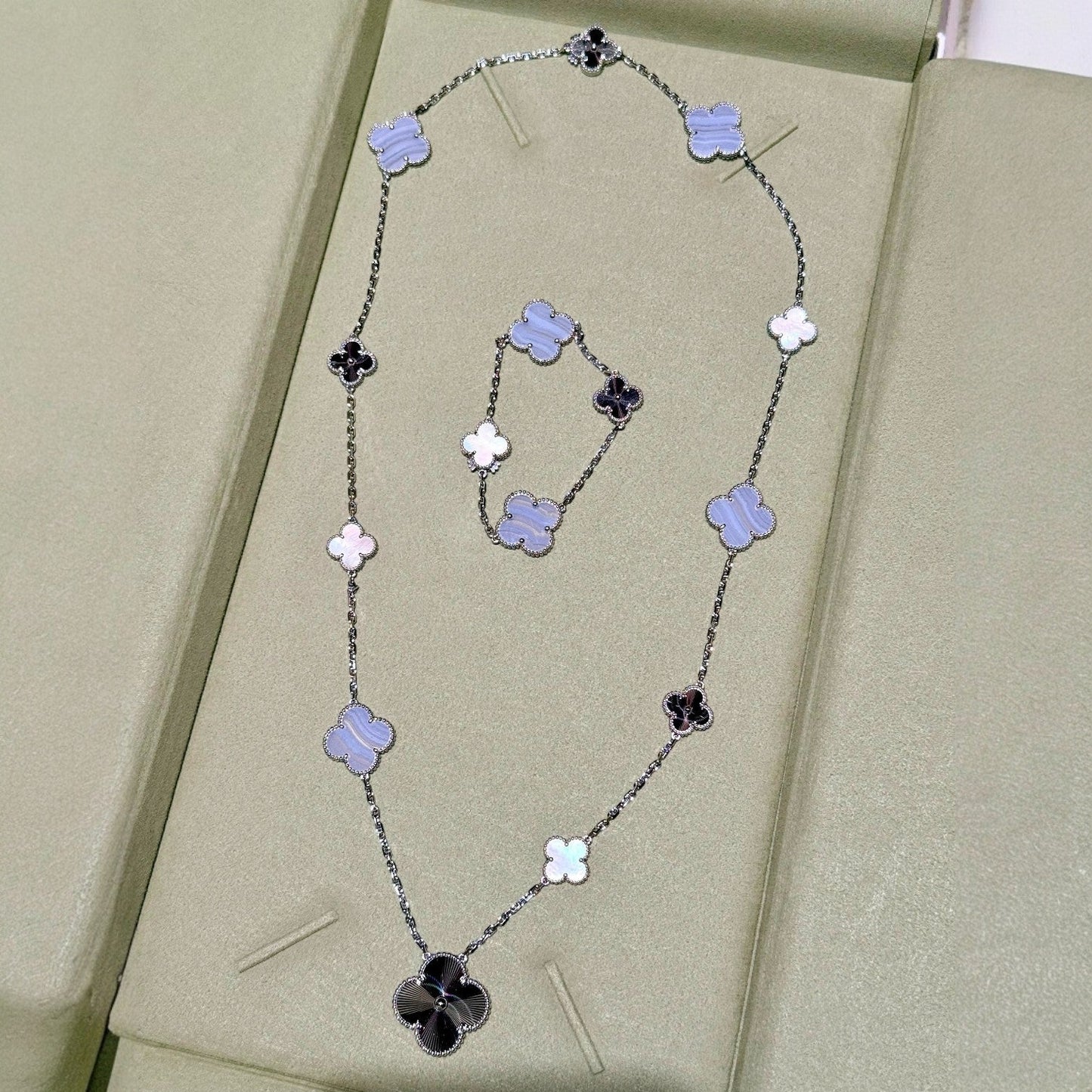 [Glitter]DETACHABLE CLOVER 15(11+4) FLOWER SILVER NECKLACE SET